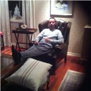 Salut; je m'appelle Hakim j'habite dans le TRANTION - ALTO ADIGE ,je suis algérien et je parle très bien Français puisque c'est ma deuxième langue et je parle bien anglais aussi et j'ai le niveau A2 dans l'italien